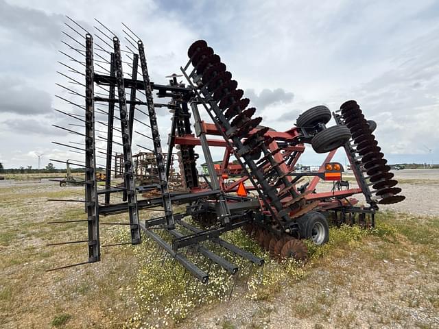 Image of Case IH 330 equipment image 2
