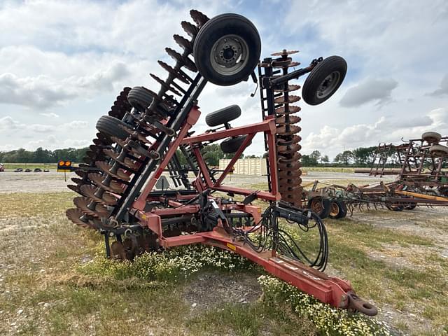Image of Case IH 330 equipment image 1
