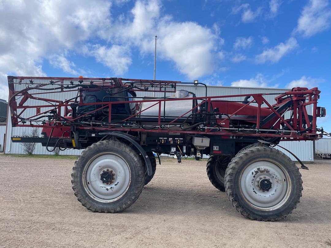 Image of Case IH 3330 Patriot Primary image