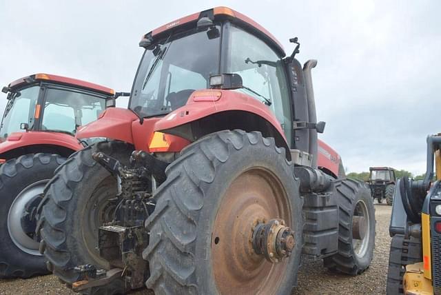 Image of Case IH Magnum 340 equipment image 2