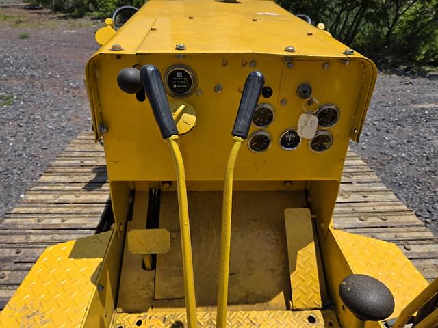 Image of Case 350 equipment image 2