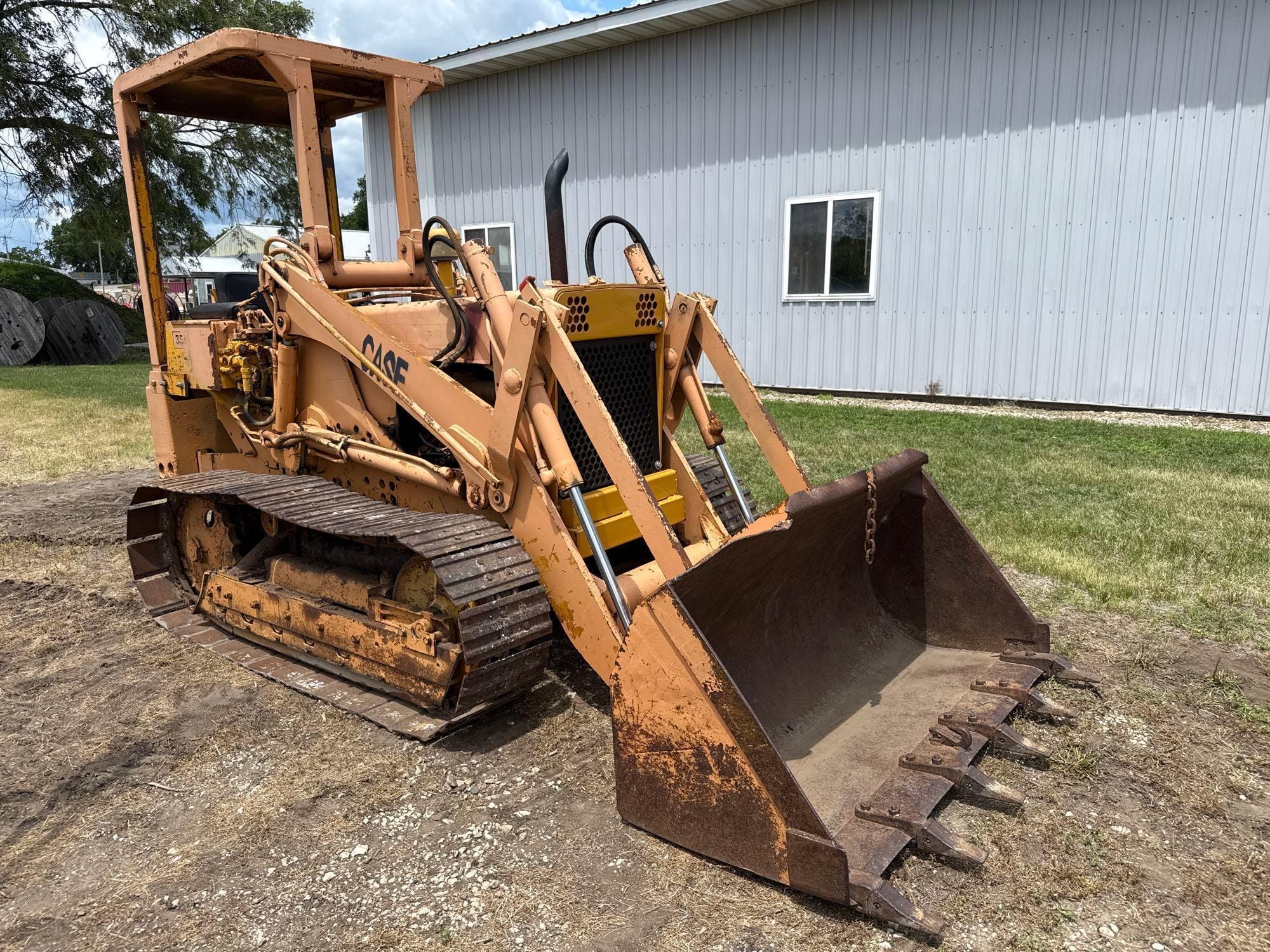 Case 350 Equipment Image0