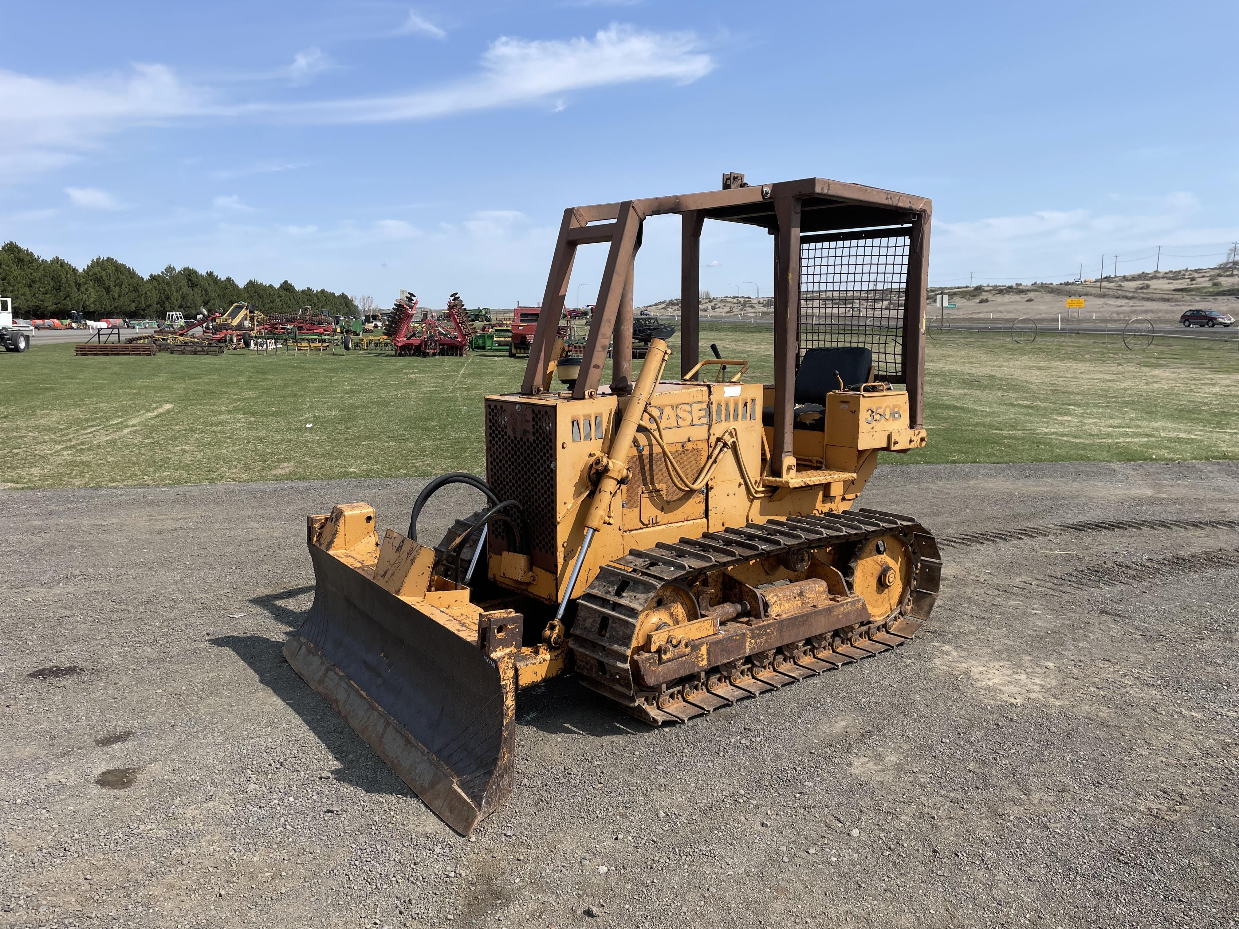 Main image Case 350B