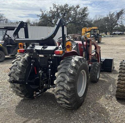 Image of Case IH Farmall 35A equipment image 2