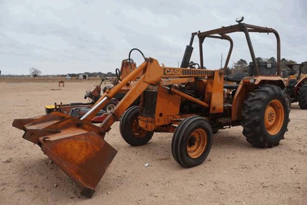 Case 380 Equipment Image0