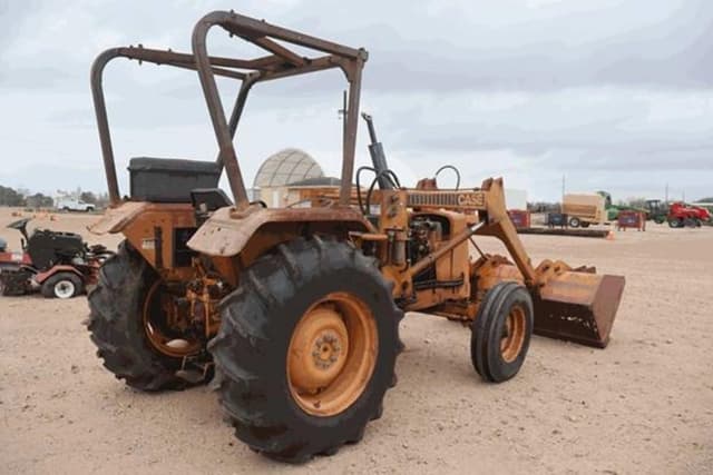 Image of Case 380 equipment image 2