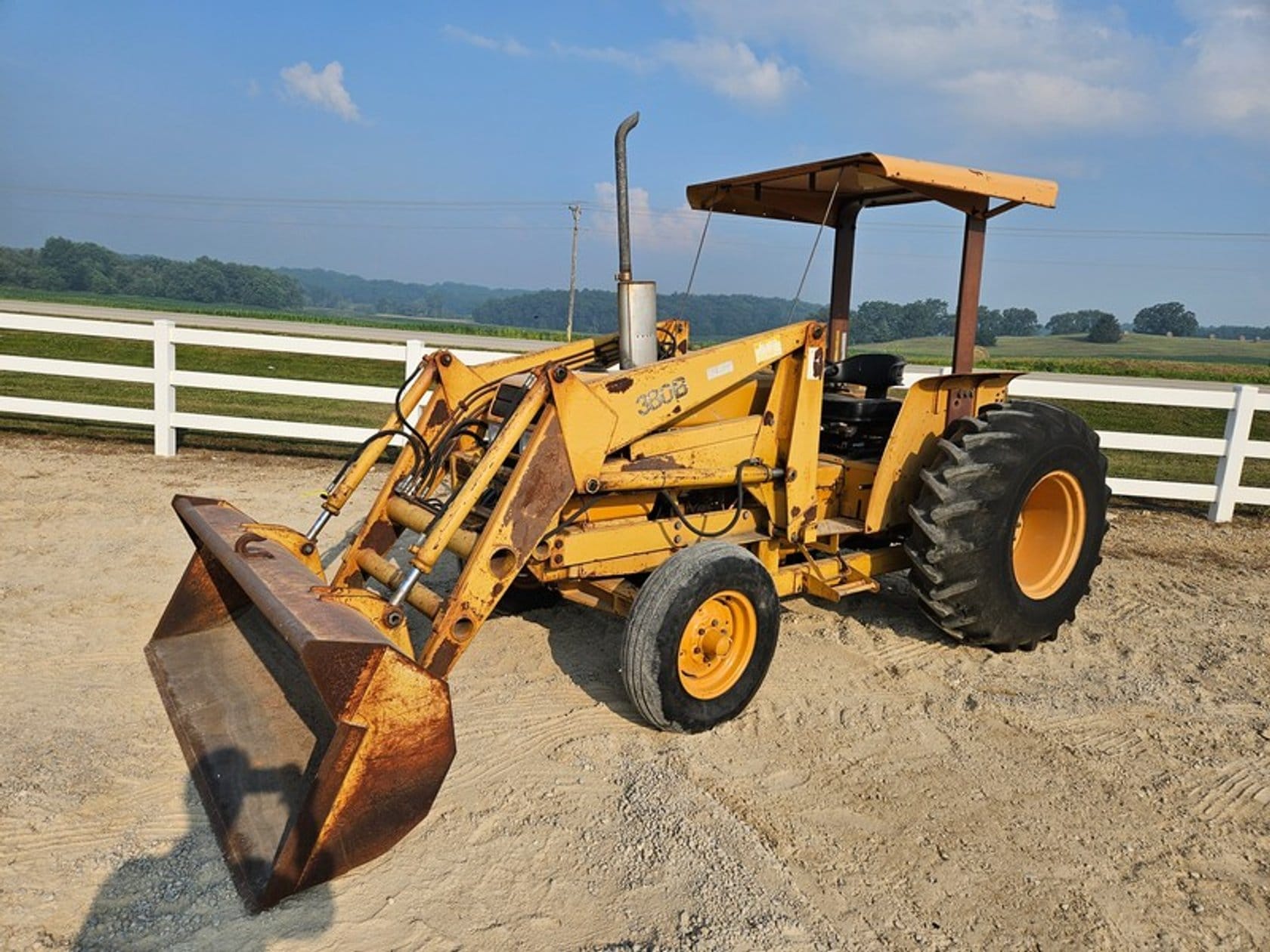 Case 380B Equipment Image0