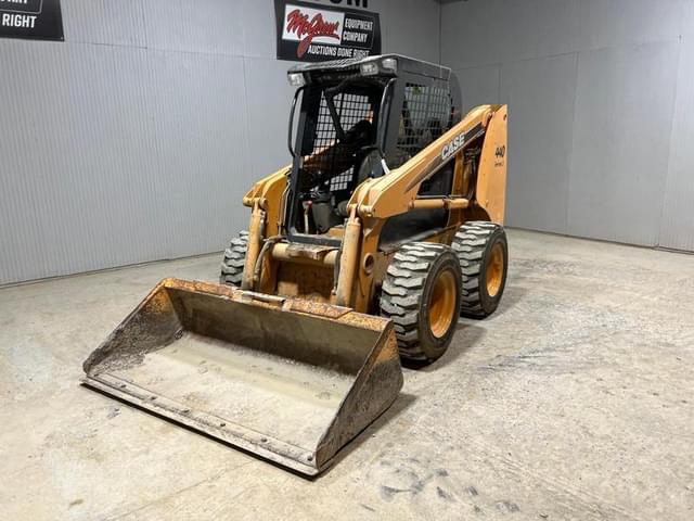 Image of Case 440 equipment image 1