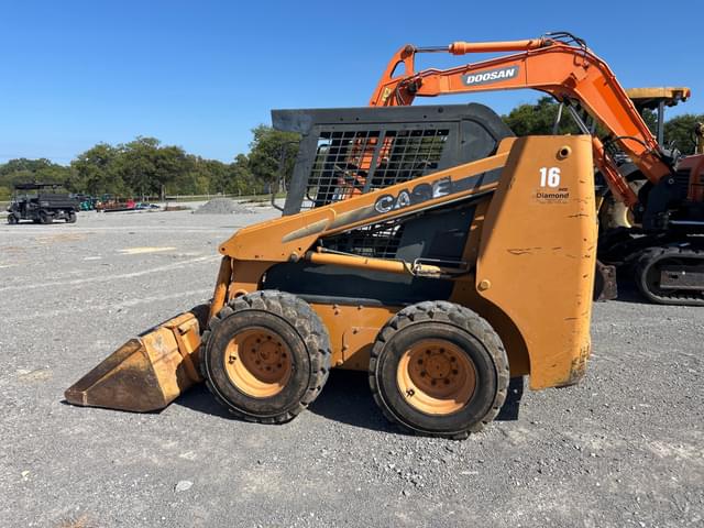 Image of Case 440 equipment image 1