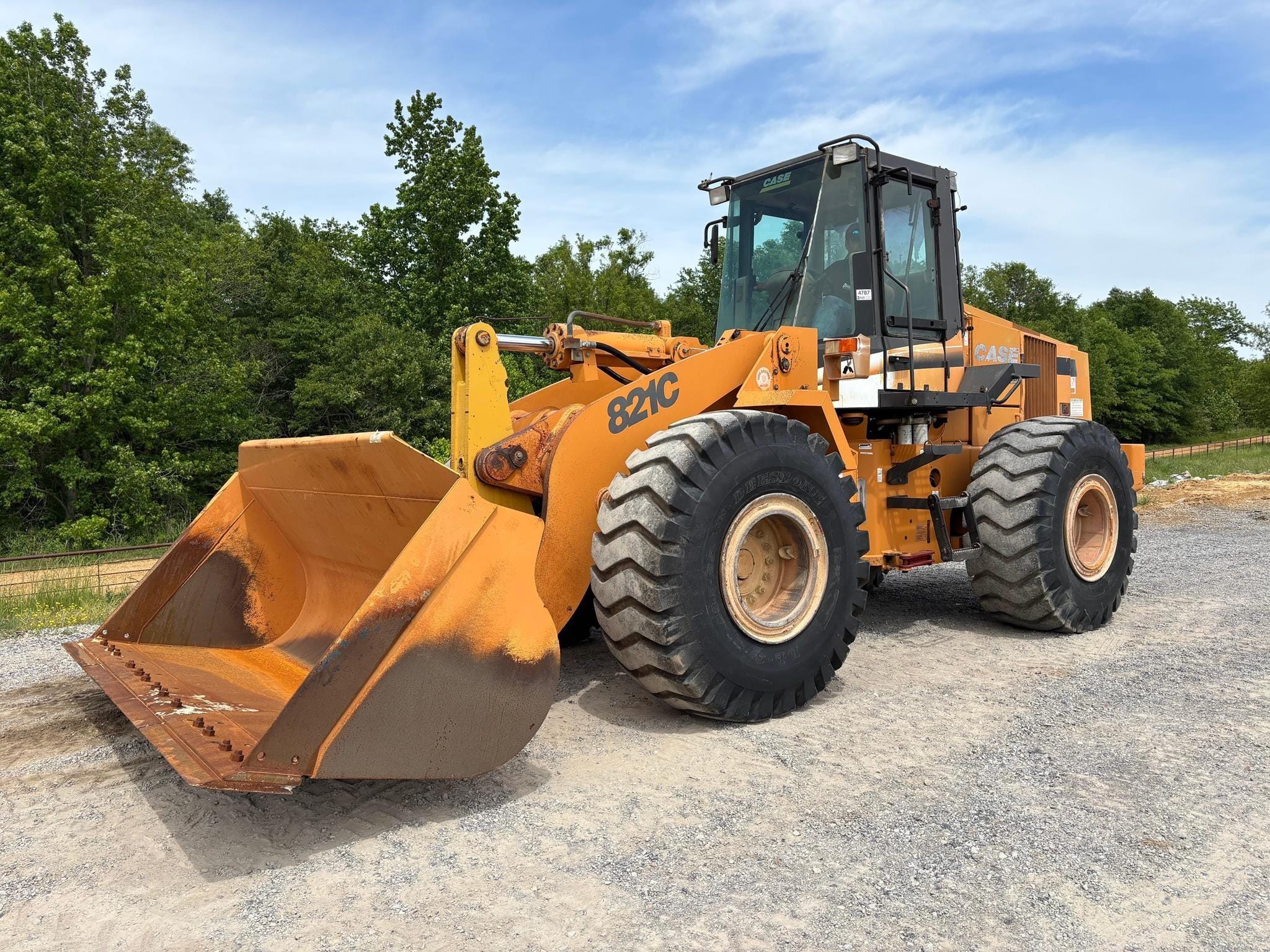 Case 821C Equipment Image0