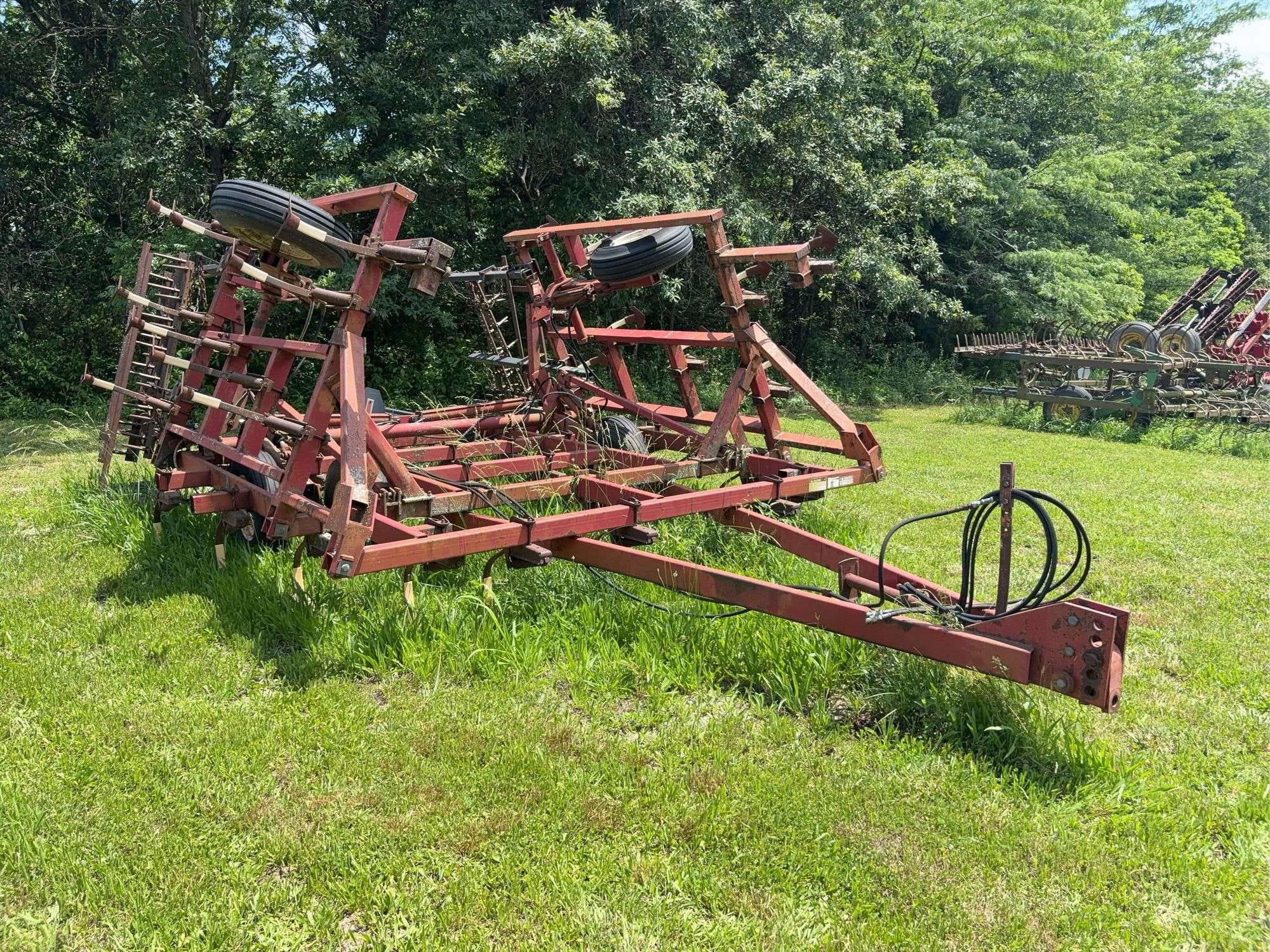 Case 4800 Equipment Image0