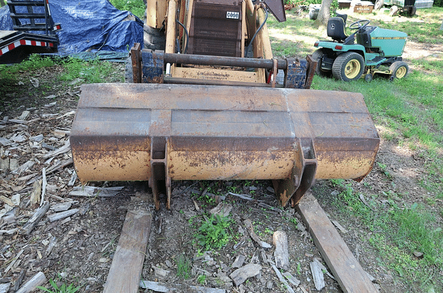 Image of Case 480E equipment image 2