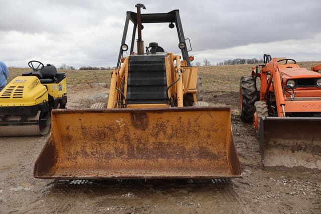 Image of Case 480E equipment image 1