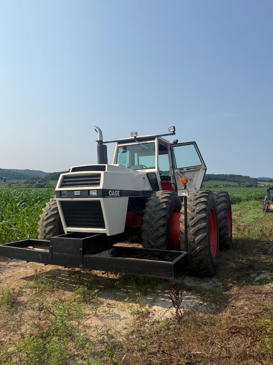 J.I. Case 4890 Equipment Image0