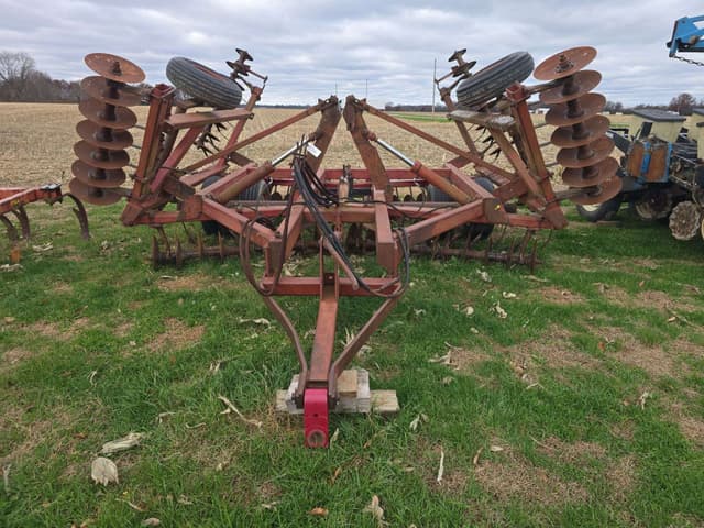 Image of Case 490 equipment image 1