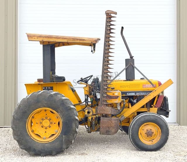 Image of Case IH 495 equipment image 2