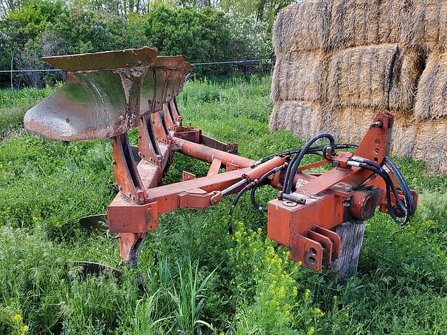 Image of Case 5156 Plow equipment image 4