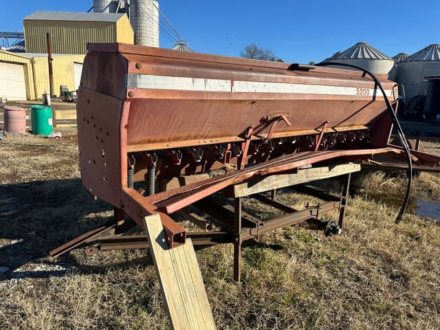 Image of Case 5200 equipment image 3