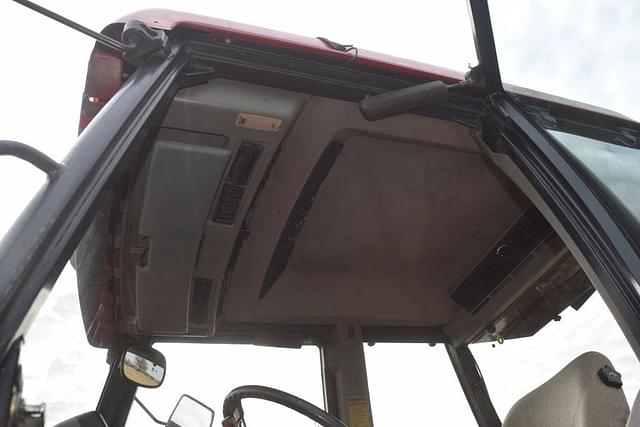 Image of Case IH 5240 equipment image 4