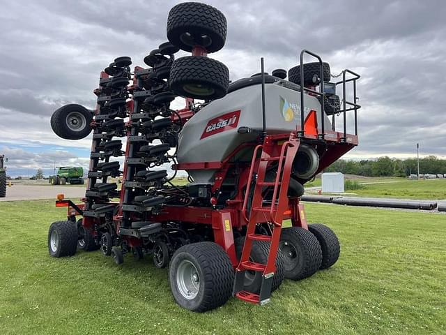 Image of Case IH 550T equipment image 4