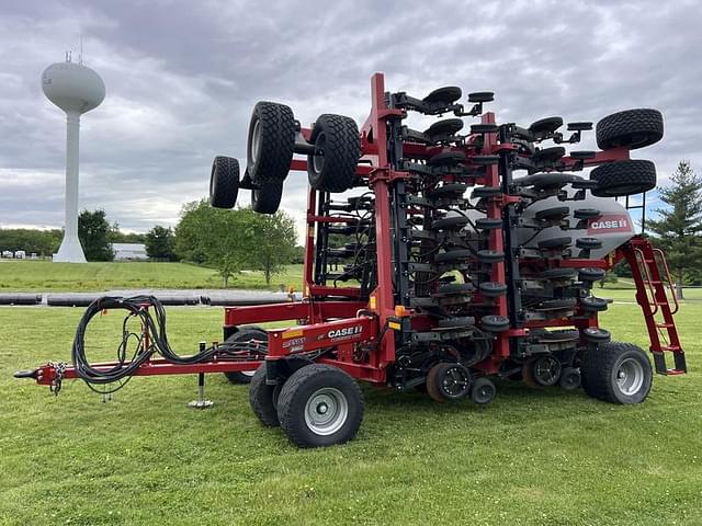 Image of Case IH 550T equipment image 2