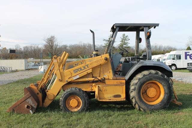 Image of Case 570L XT equipment image 1