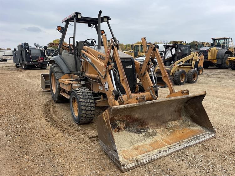 Case 570M XT Equipment Image0