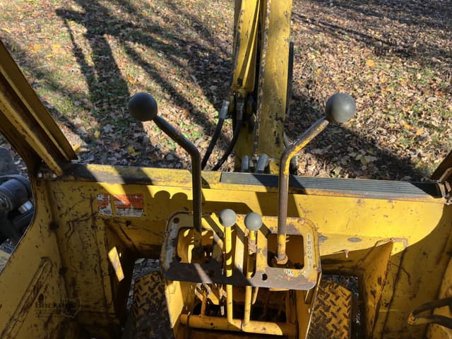 Image of Case 580 equipment image 2