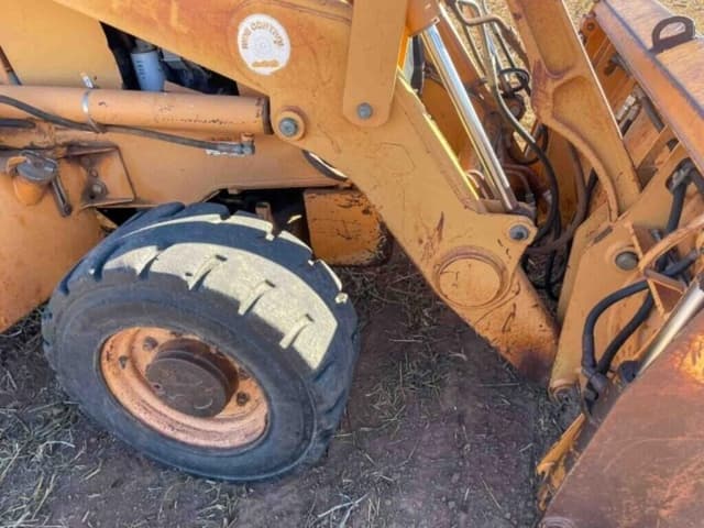 Image of Case 580 Super L equipment image 4