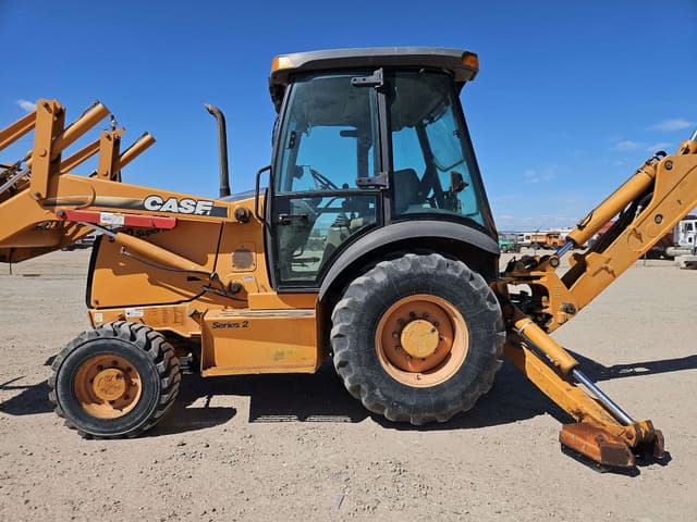 Image of Case 580 Super M Series 2 equipment image 2