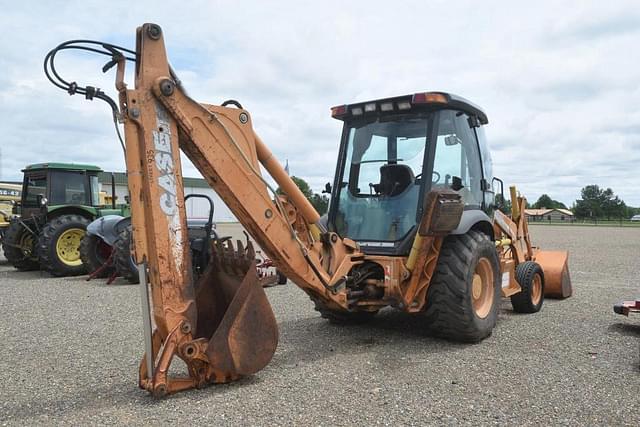 Image of Case 580 Super M Series 2 equipment image 2