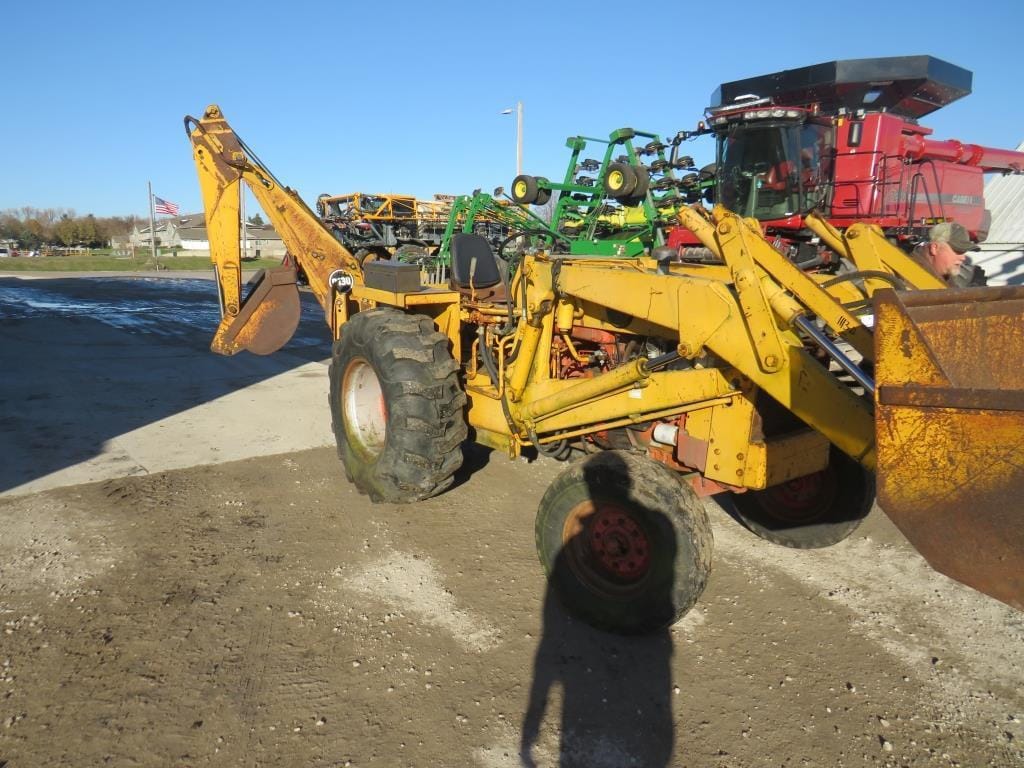 Case 580B Equipment Image0