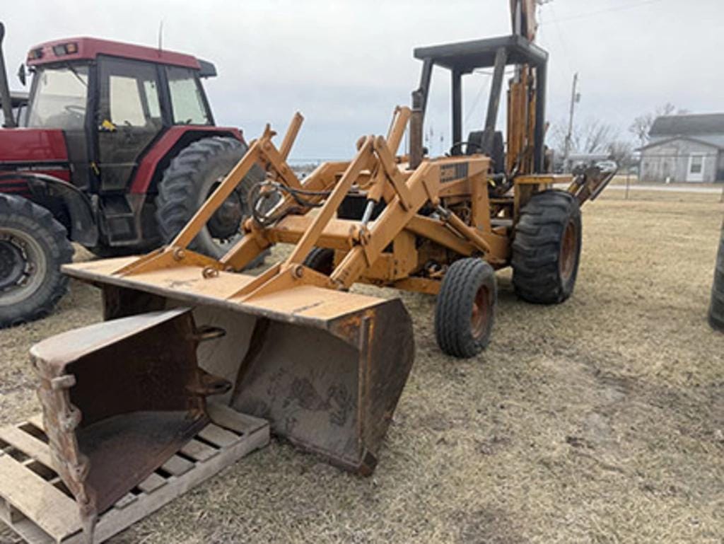 Case 580B Equipment Image0