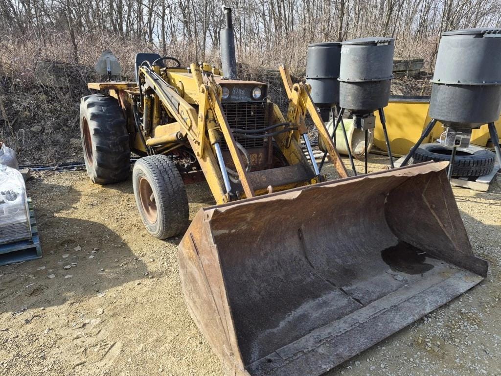 Case 580B Equipment Image0