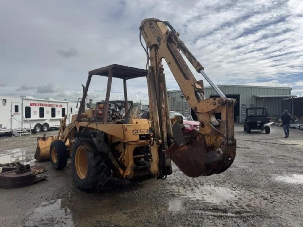 Case 580C Equipment Image0