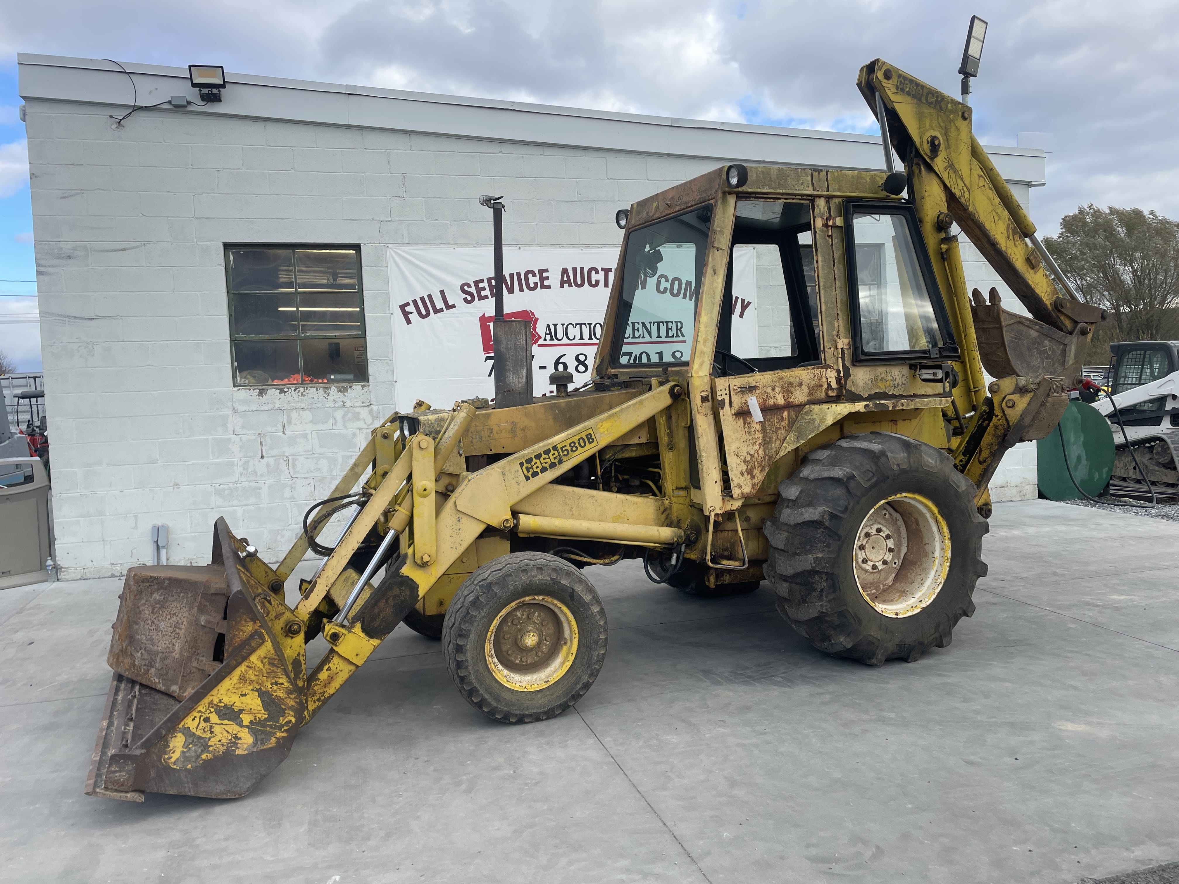 Main image Case 580D