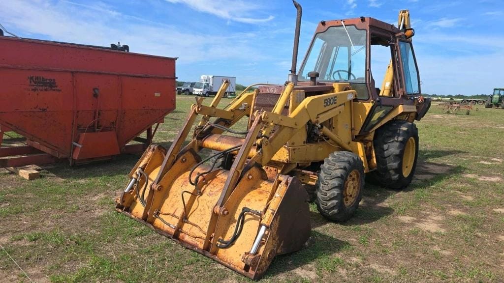 Case 580E Equipment Image0