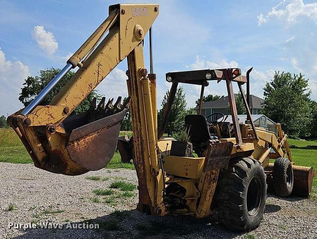 Image of Case 580E equipment image 4