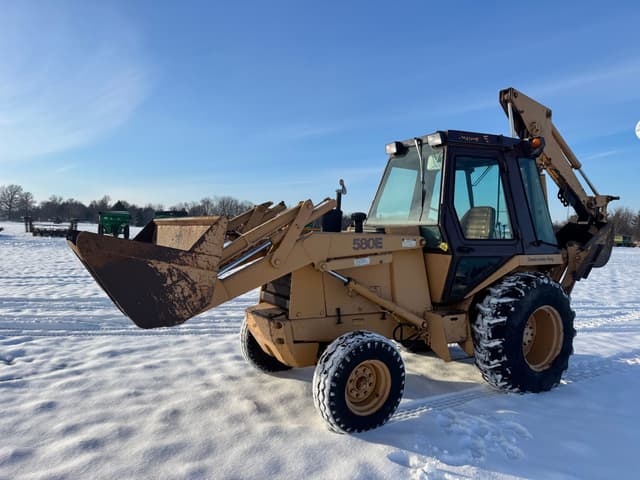 Image of Case 580E equipment image 2