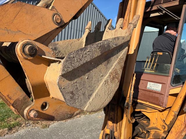 Image of Case 580E equipment image 3