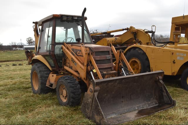 Image of Case 580K equipment image 2