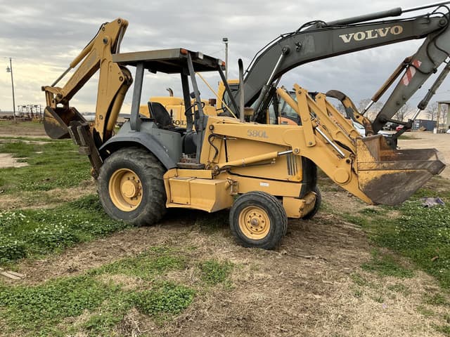 Image of Case 580L equipment image 1