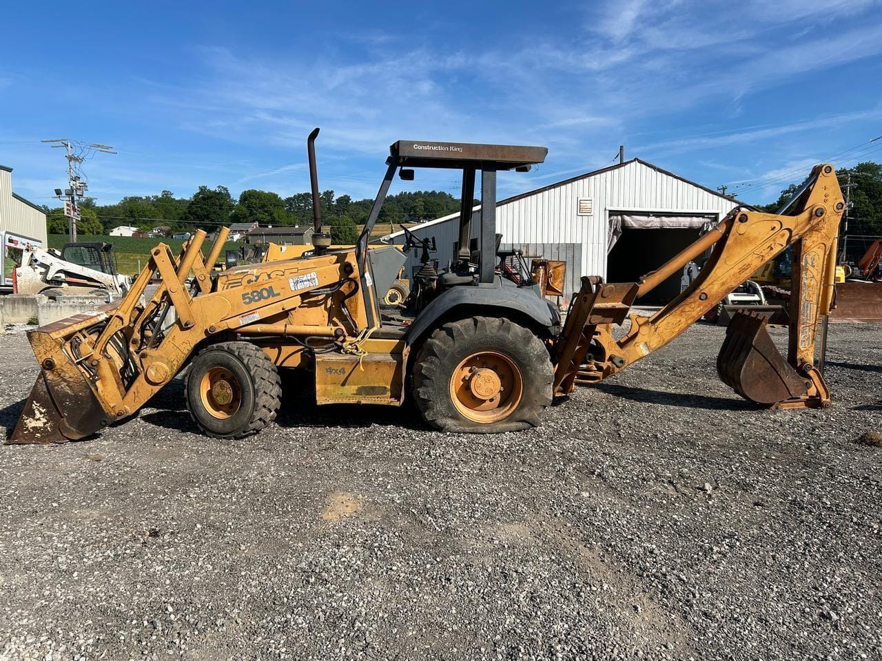 Case 580L Equipment Image0