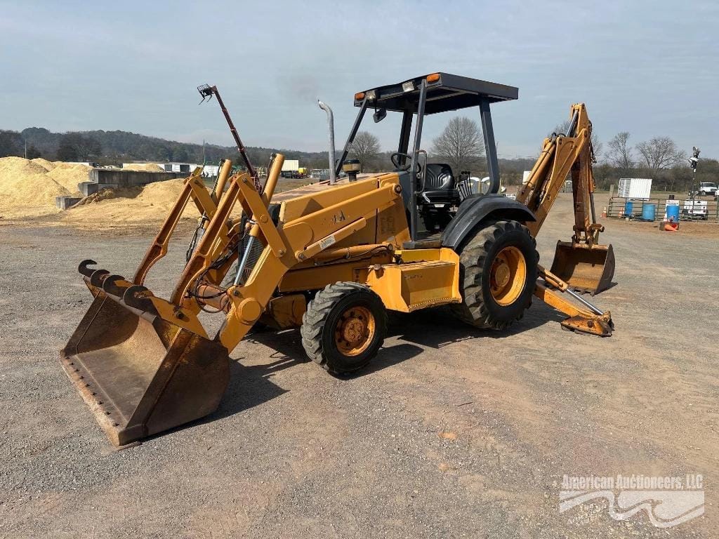 Case 580L Equipment Image0