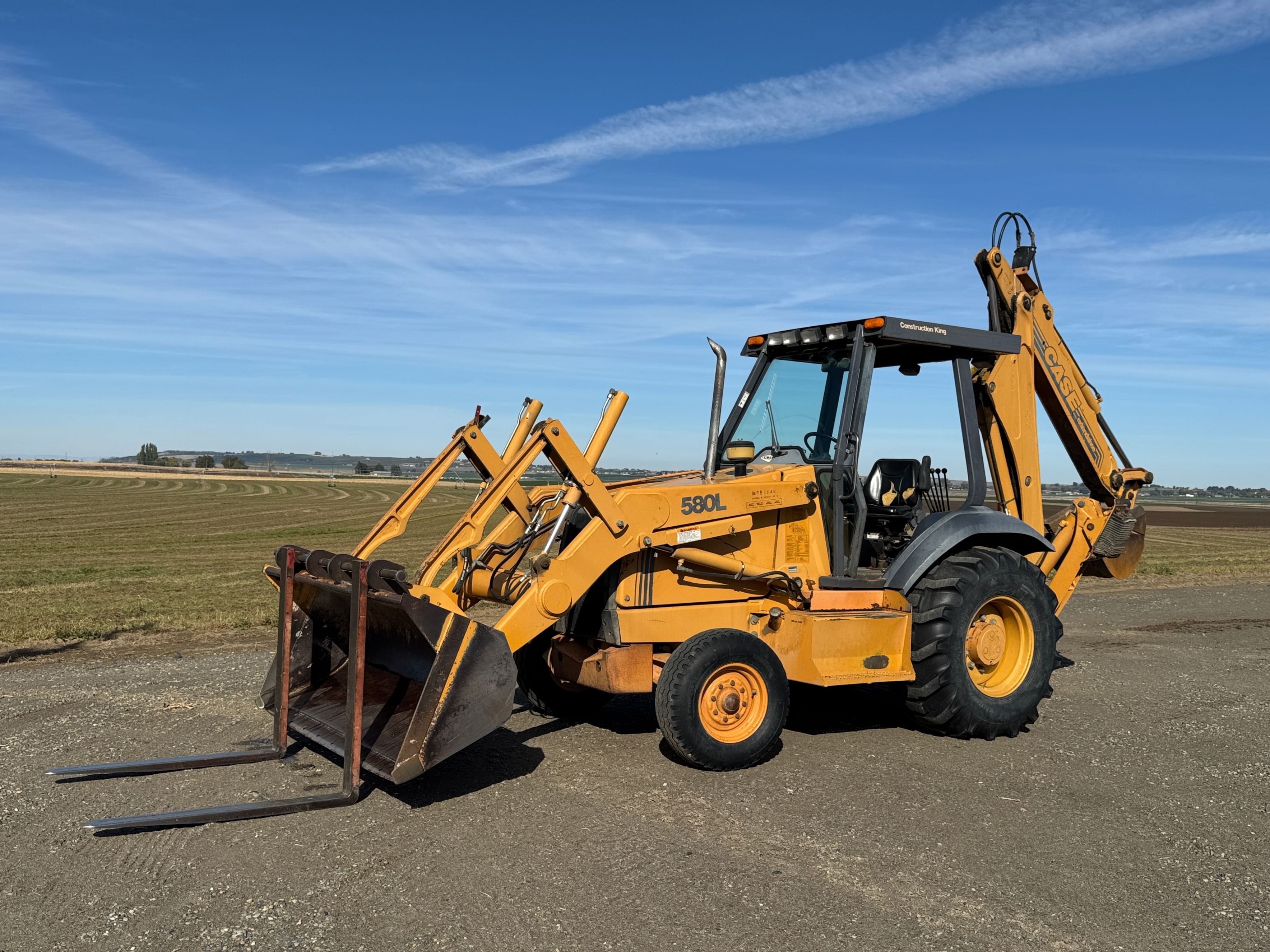 Case 580L Equipment Image0