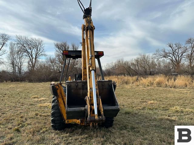 Image of Case 580L equipment image 3