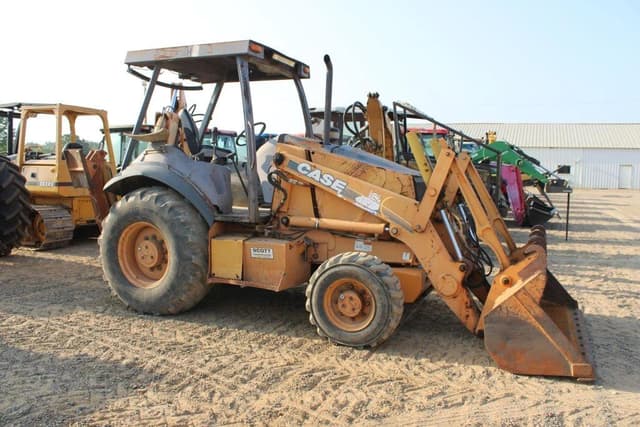 Image of Case 580M equipment image 1