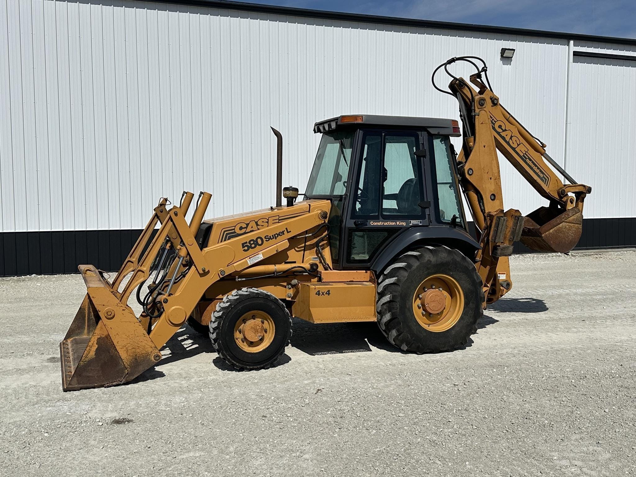 Case 580 Super L Equipment Image0