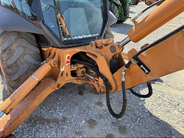 Image of Case 580 Super M Series 2 equipment image 4