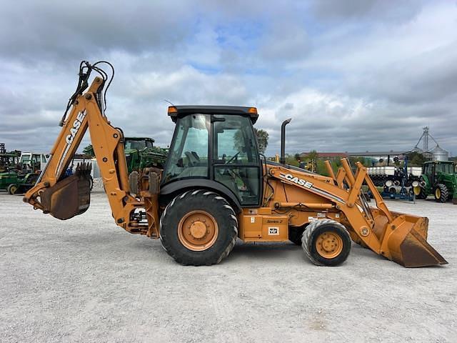 Image of Case 580 Super M Series 2 equipment image 2